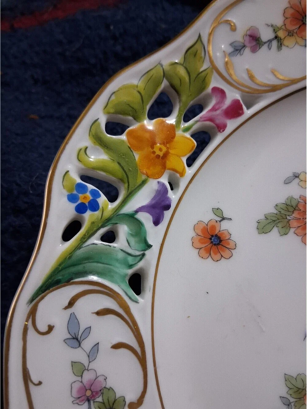 Union T Porcelain Floral and Bird Decorative Plate
